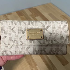 Michael Kors wallet